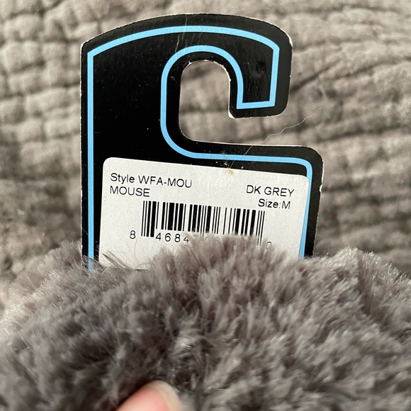 New Snoozie Gray Cat Fuzzy Slippers - Picture 5 of 6